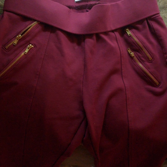 Cute purplish leggings. - Picture 2 of 5